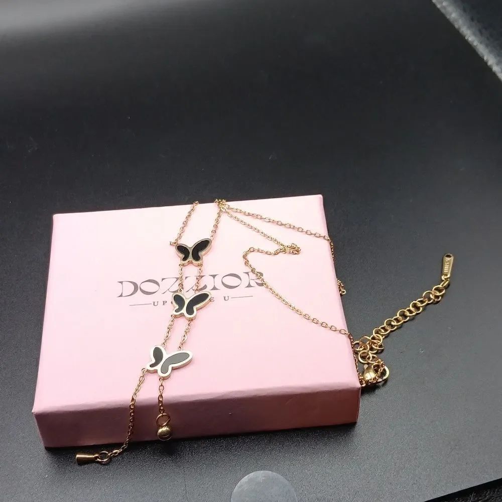New Dozzior Goldtone 3 Tier Butterfly 🦋 Necklace New In Box